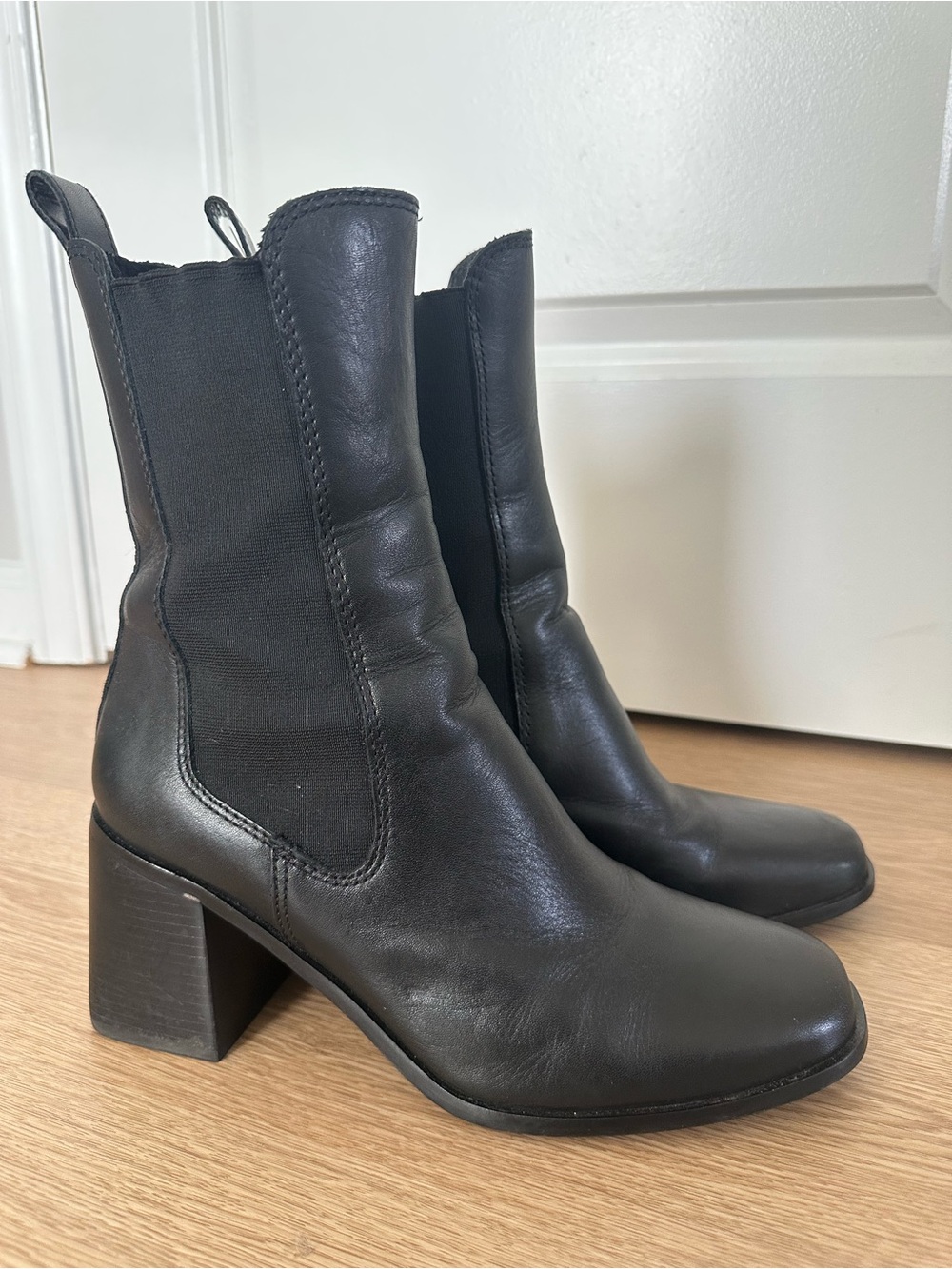 Steve Madden Argent Black Chelsea Boots SZ 9